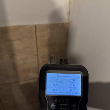 Oszuszanie w Katowicach, mieszkanie w kamienicy zalane przez sąsiada z góry, pomiary