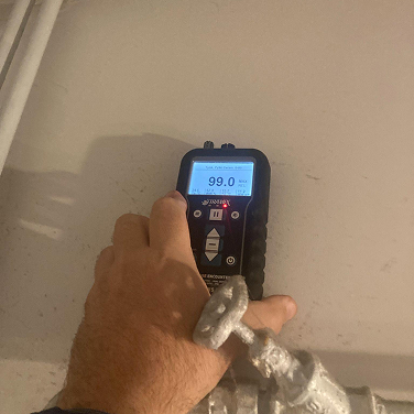 Osuszanie mieszkania w  kamienicy w Łodzi, zalana łazienka i sufit pomiary