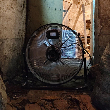 Osuszanie domu jednorodzinnego w miejscowości Nowy Las, zalana piwnica po intensywnych ulewach wentylatory