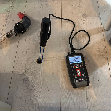 Oszuszanie podposadzkowe Ostrów Wielkopolski po ulewnych deszczach, ustawienie sprzętu